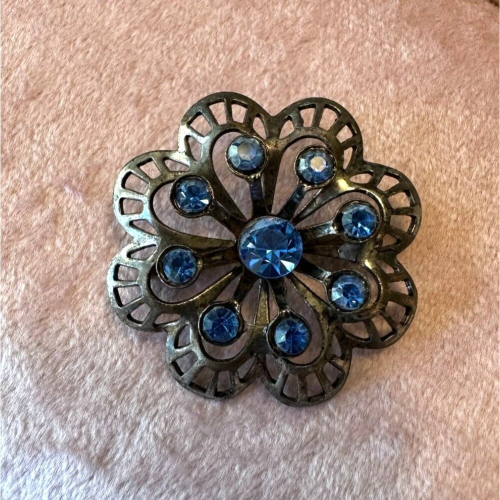 Vintage Silver-Toned Brooch With Blue Rhinestones Floral Design Mid-Century - Picture 7 of 9